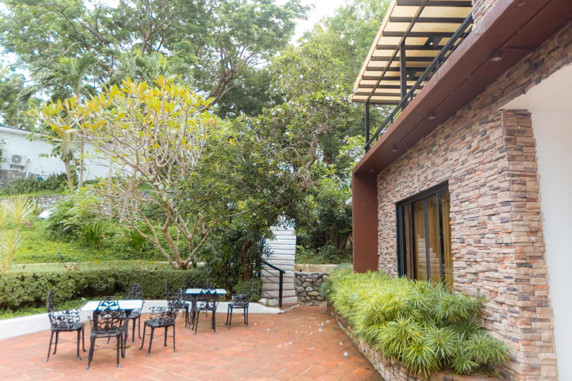 Bellagio Hills Hotel And Restaurant Paoay Exterior photo